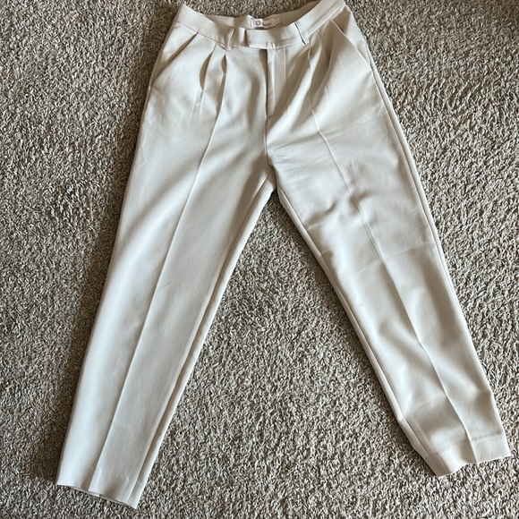 Flowy Nine-Tenths Length Slim Fit Trousers Spring Cigarette Pants in Off-White - Picture 15 of 16